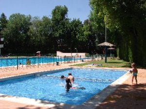 piscina-municipal-de-verano-la-roda